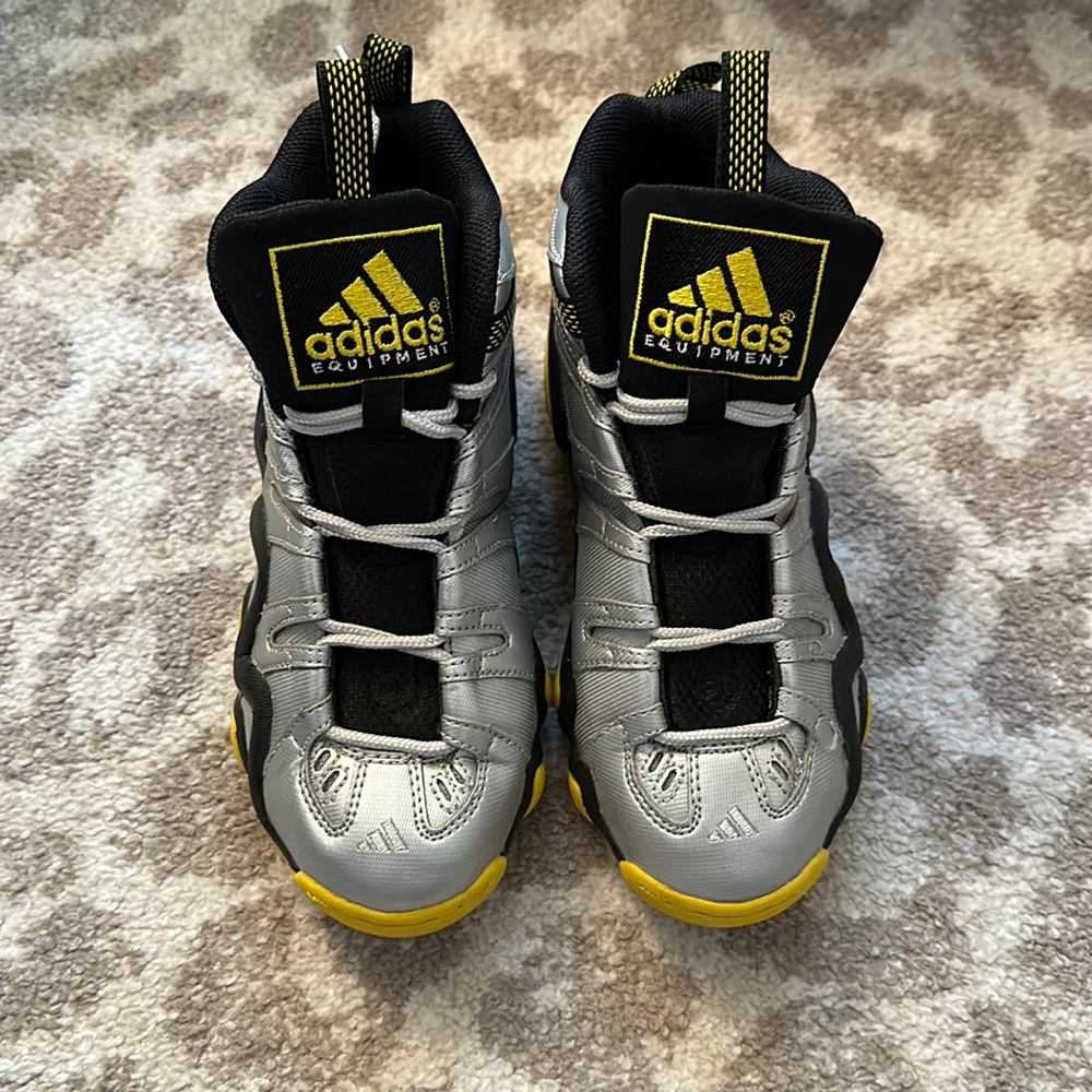 Rarely worn - Adidas Crazy 8 J - kids size 4.5